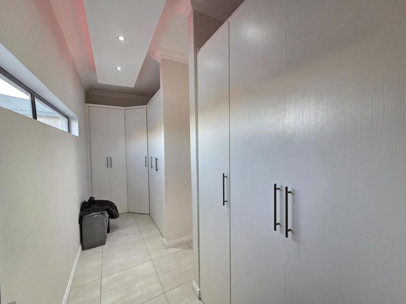 3 Bedroom Property for Sale in Stone Ridge Gauteng