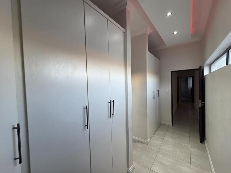 3 Bedroom Property for Sale in Stone Ridge Gauteng