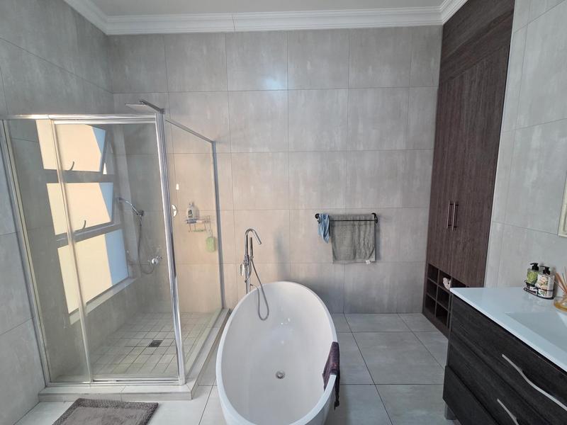 3 Bedroom Property for Sale in Stone Ridge Gauteng