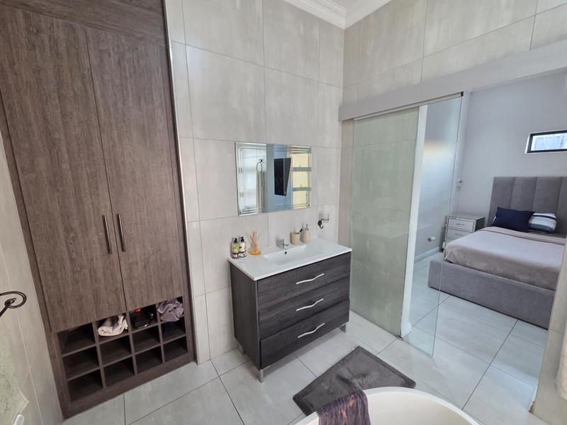 3 Bedroom Property for Sale in Stone Ridge Gauteng