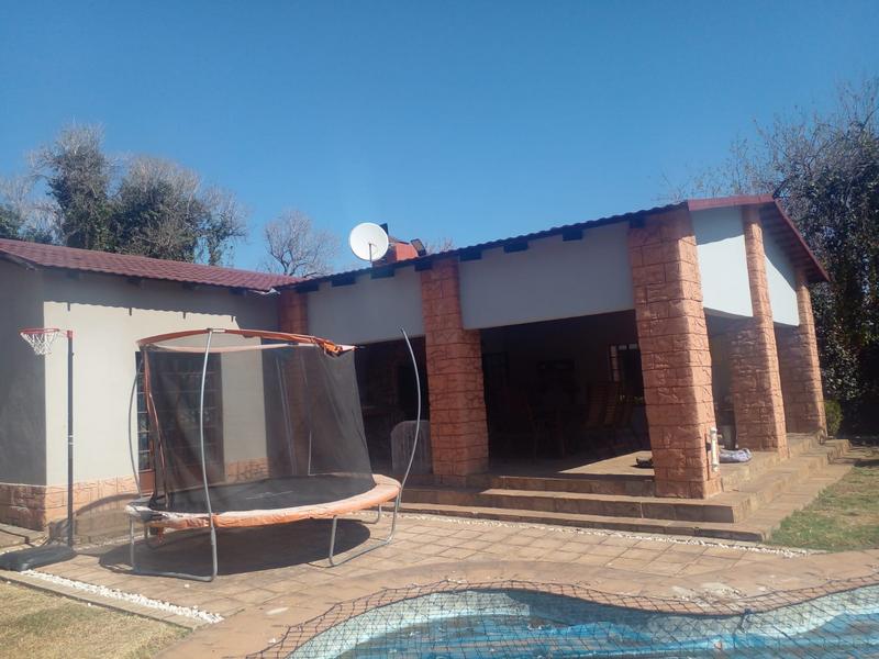 3 Bedroom Property for Sale in Monavoni Gauteng