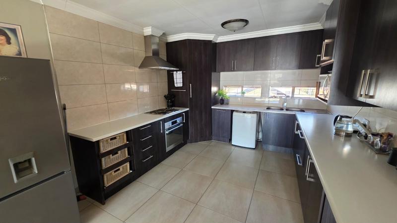 2 Bedroom Property for Sale in Doornpoort Gauteng