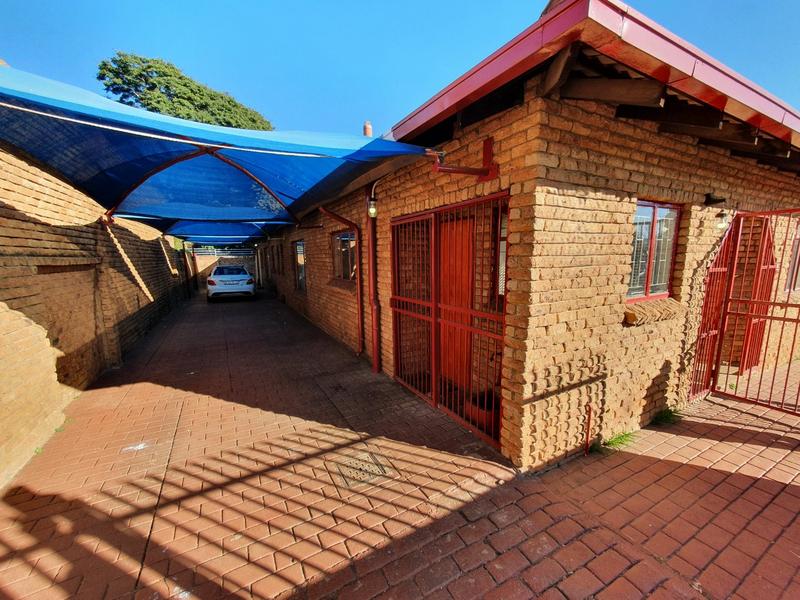 4 Bedroom Property for Sale in Florauna Gauteng