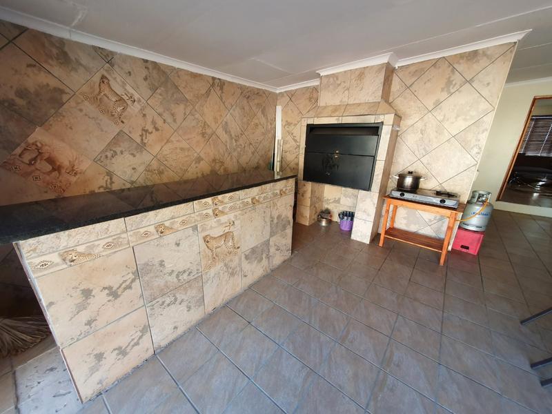 4 Bedroom Property for Sale in Florauna Gauteng