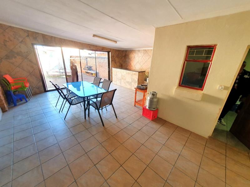 4 Bedroom Property for Sale in Florauna Gauteng