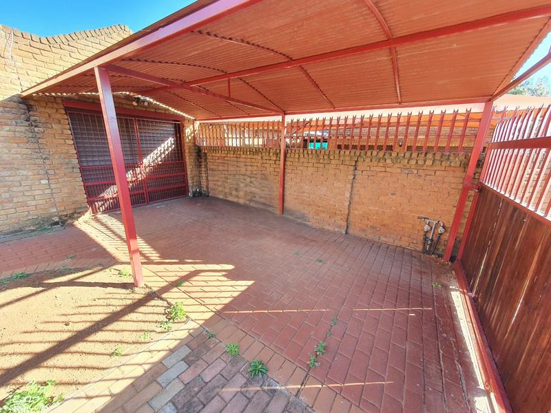 4 Bedroom Property for Sale in Florauna Gauteng