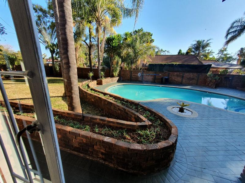 4 Bedroom Property for Sale in Theresa Park Gauteng
