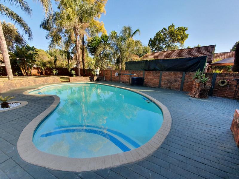 4 Bedroom Property for Sale in Theresa Park Gauteng