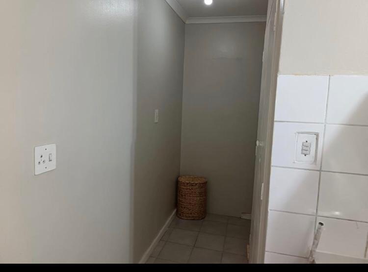 To Let 1 Bedroom Property for Rent in Cyrildene Gauteng