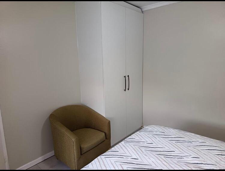 To Let 1 Bedroom Property for Rent in Cyrildene Gauteng