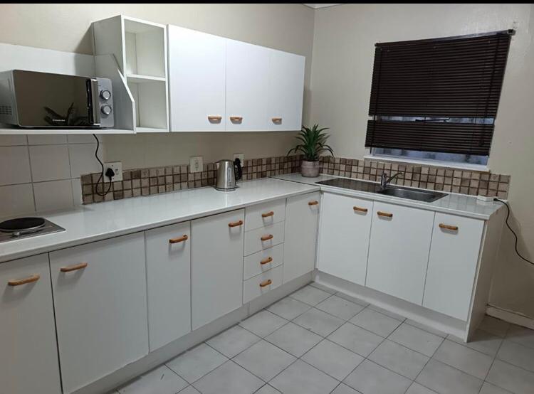 To Let 1 Bedroom Property for Rent in Cyrildene Gauteng
