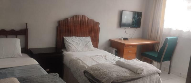 To Let 1 Bedroom Property for Rent in Cyrildene Gauteng