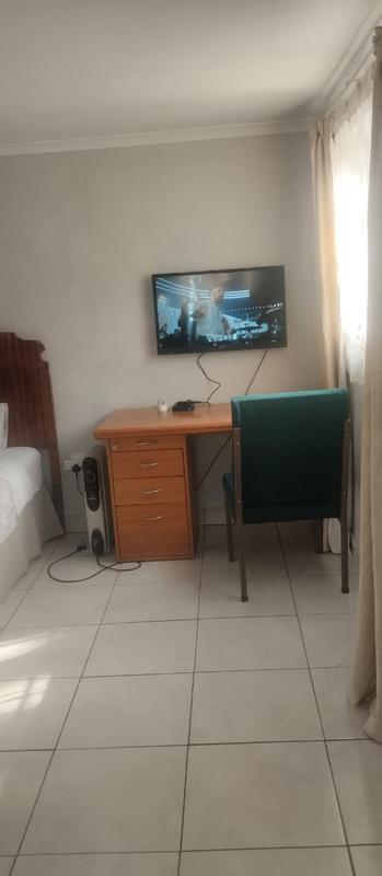To Let 1 Bedroom Property for Rent in Cyrildene Gauteng