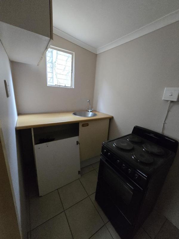 To Let 1 Bedroom Property for Rent in Cyrildene Gauteng