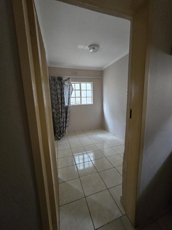 To Let 1 Bedroom Property for Rent in Cyrildene Gauteng