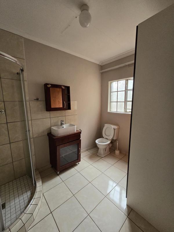 To Let 1 Bedroom Property for Rent in Cyrildene Gauteng