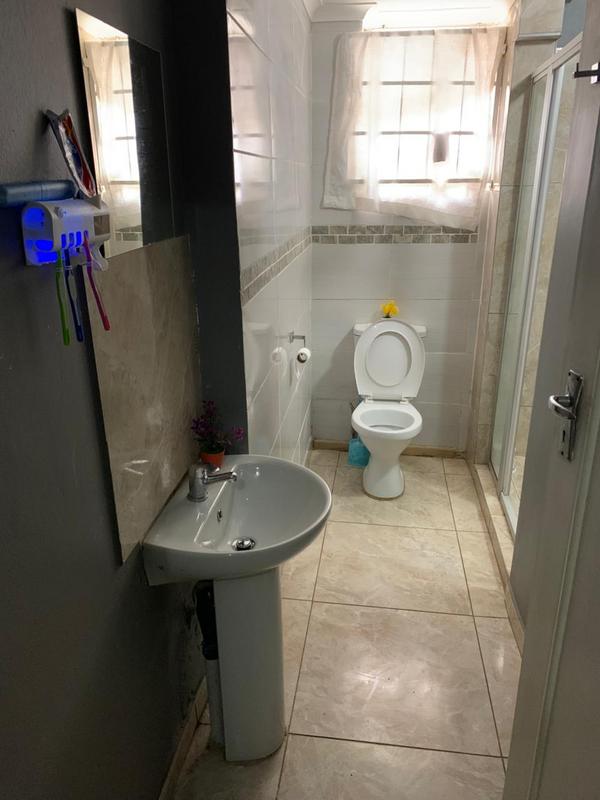 To Let 2 Bedroom Property for Rent in Cyrildene Gauteng