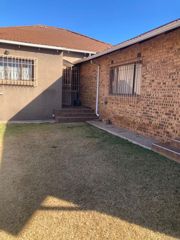 4 Bedroom Property for Sale in Primrose East Gauteng