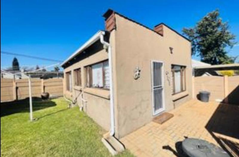 4 Bedroom Property for Sale in Primrose East Gauteng
