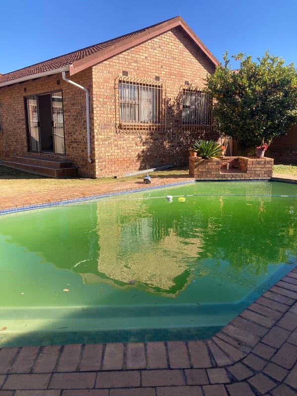 4 Bedroom Property for Sale in Primrose East Gauteng
