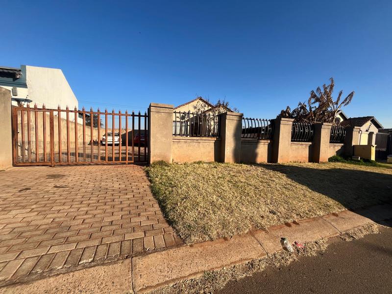 3 Bedroom Property for Sale in Dawn Park Gauteng