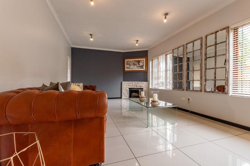 To Let 4 Bedroom Property for Rent in Craigavon Gauteng