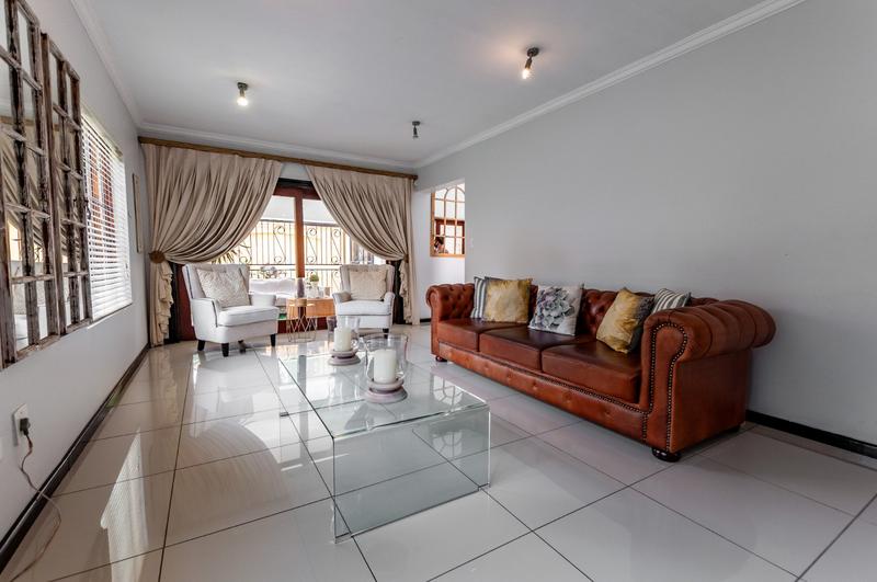 To Let 4 Bedroom Property for Rent in Craigavon Gauteng