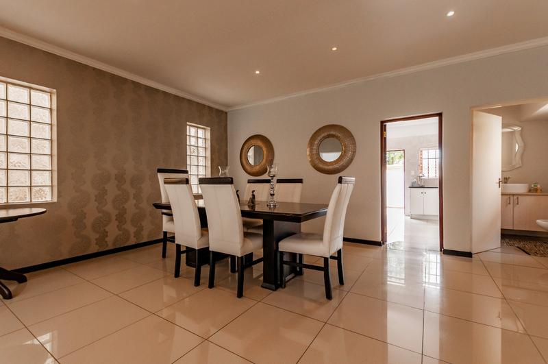 To Let 4 Bedroom Property for Rent in Craigavon Gauteng