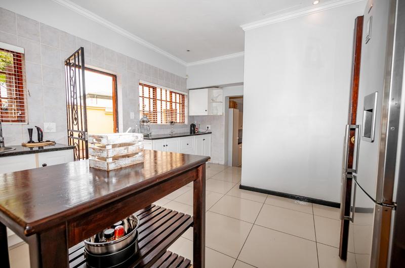 To Let 4 Bedroom Property for Rent in Craigavon Gauteng