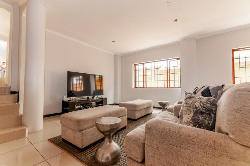 To Let 4 Bedroom Property for Rent in Craigavon Gauteng