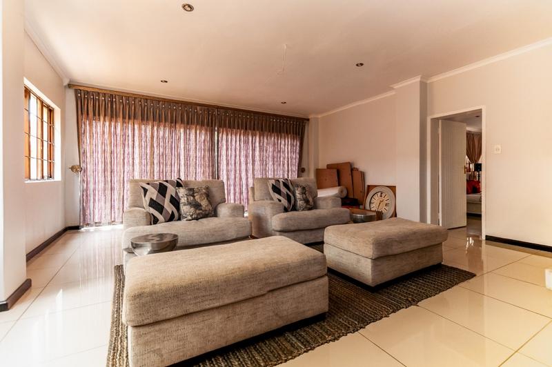 To Let 4 Bedroom Property for Rent in Craigavon Gauteng