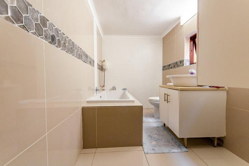 To Let 4 Bedroom Property for Rent in Craigavon Gauteng