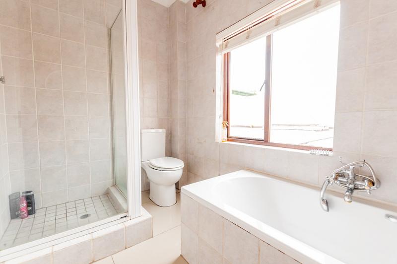 To Let 4 Bedroom Property for Rent in Craigavon Gauteng