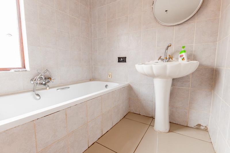 To Let 4 Bedroom Property for Rent in Craigavon Gauteng