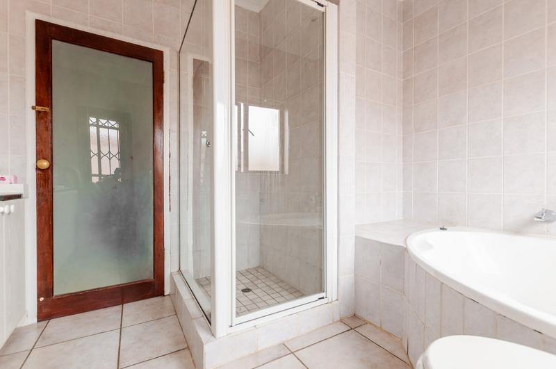 To Let 4 Bedroom Property for Rent in Craigavon Gauteng
