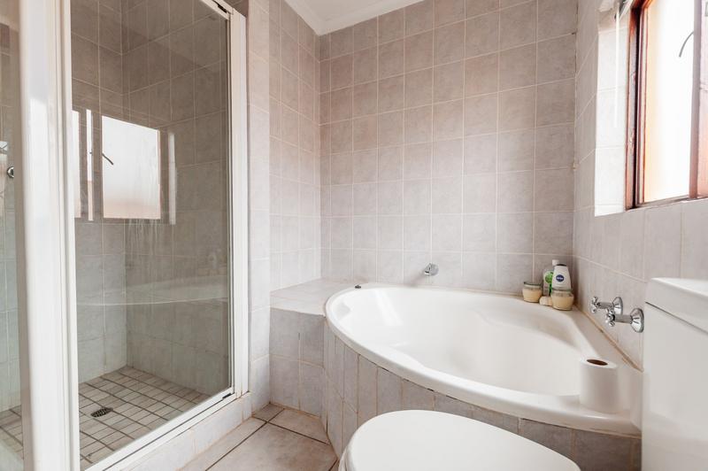 To Let 4 Bedroom Property for Rent in Craigavon Gauteng