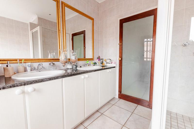 To Let 4 Bedroom Property for Rent in Craigavon Gauteng