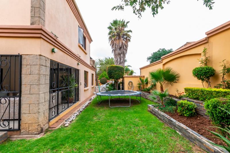 To Let 4 Bedroom Property for Rent in Craigavon Gauteng