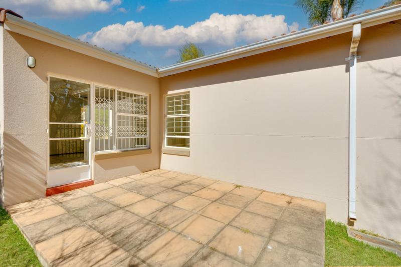 To Let 3 Bedroom Property for Rent in Douglasdale Gauteng
