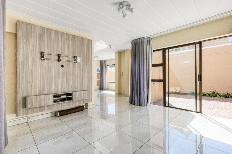 To Let 3 Bedroom Property for Rent in Lonehill Gauteng