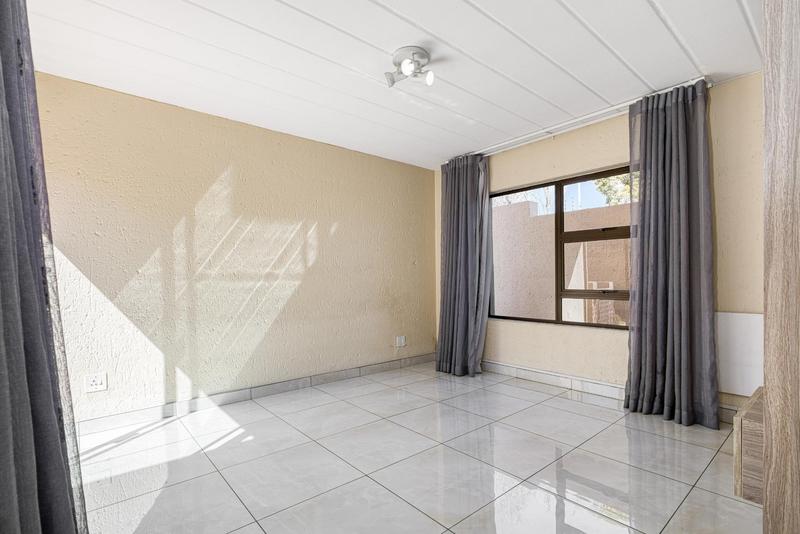 To Let 3 Bedroom Property for Rent in Lonehill Gauteng
