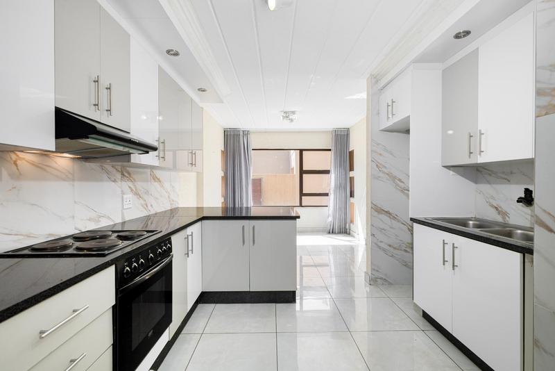 To Let 3 Bedroom Property for Rent in Lonehill Gauteng