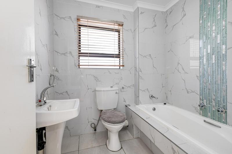 To Let 3 Bedroom Property for Rent in Lonehill Gauteng