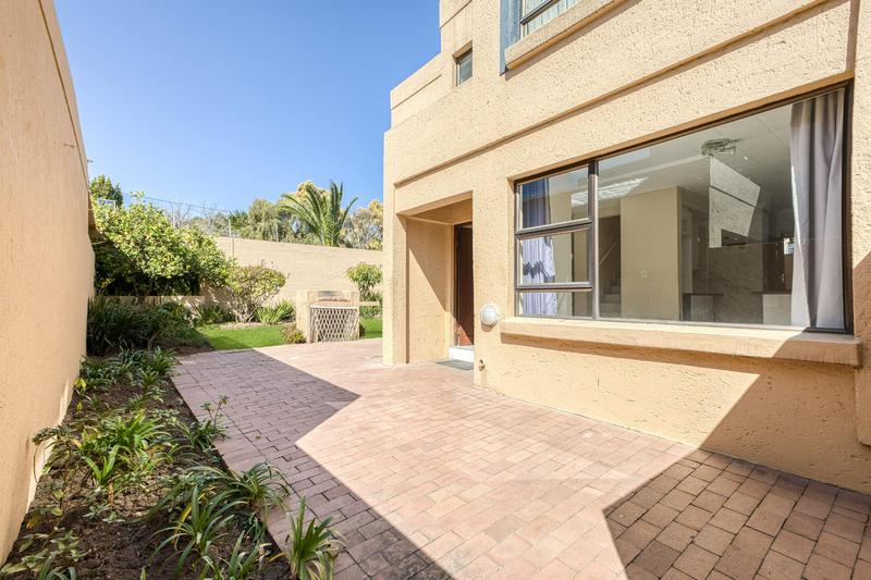 To Let 3 Bedroom Property for Rent in Lonehill Gauteng