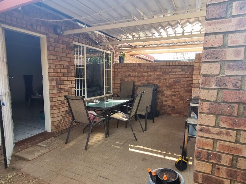 To Let 2 Bedroom Property for Rent in Elardus Park Gauteng