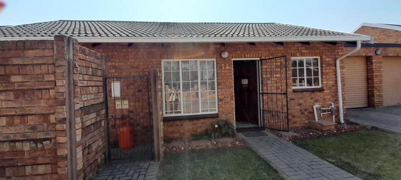 2 Bedroom Property for Sale in Pierre Van Ryneveld Gauteng