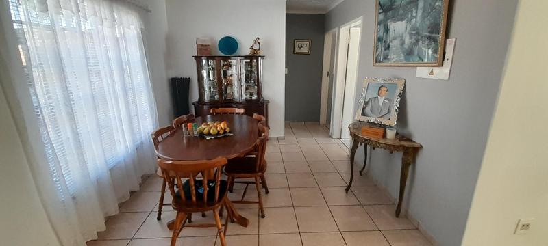 2 Bedroom Property for Sale in Pierre Van Ryneveld Gauteng