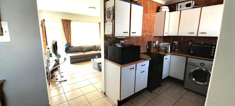 2 Bedroom Property for Sale in Pierre Van Ryneveld Gauteng
