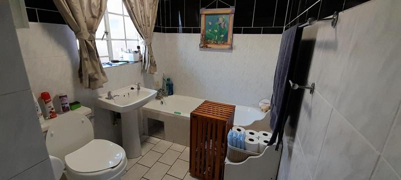 2 Bedroom Property for Sale in Pierre Van Ryneveld Gauteng