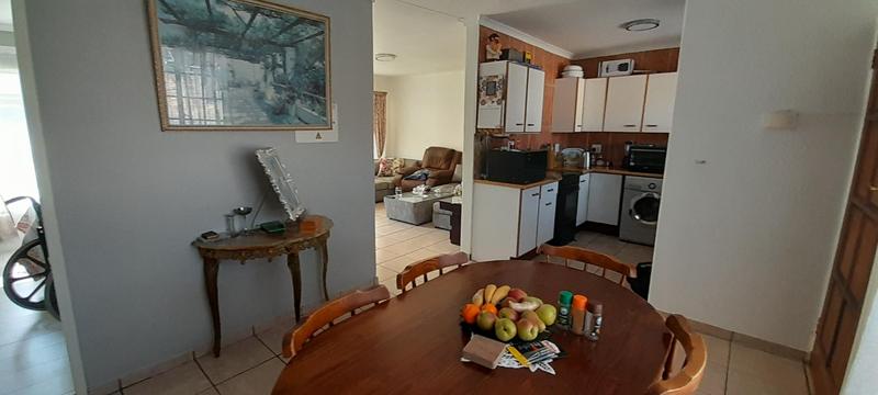 2 Bedroom Property for Sale in Pierre Van Ryneveld Gauteng